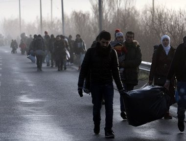 Γερμανικός Τύπος: «Η Ελλάδα αφέθηκε στην τύχη της στο προσφυγικό - Η Λέσβος είναι το νησί των φυλακισμένων»